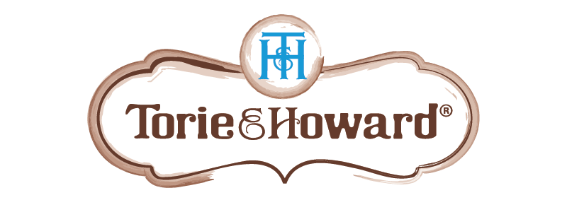 Torie & Howard - לוגו